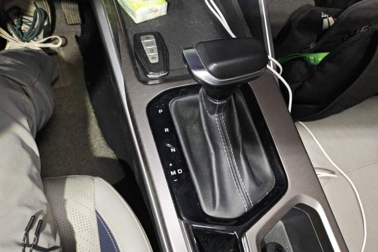 Used Geely Auto Emgrand 2022 4th Generation 1.5L CVT Flagship Model Gear Lever