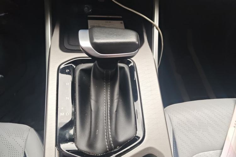 Used Geely Auto Emgrand 2022 4th Generation 1.5L CVT Flagship Model Gear Lever