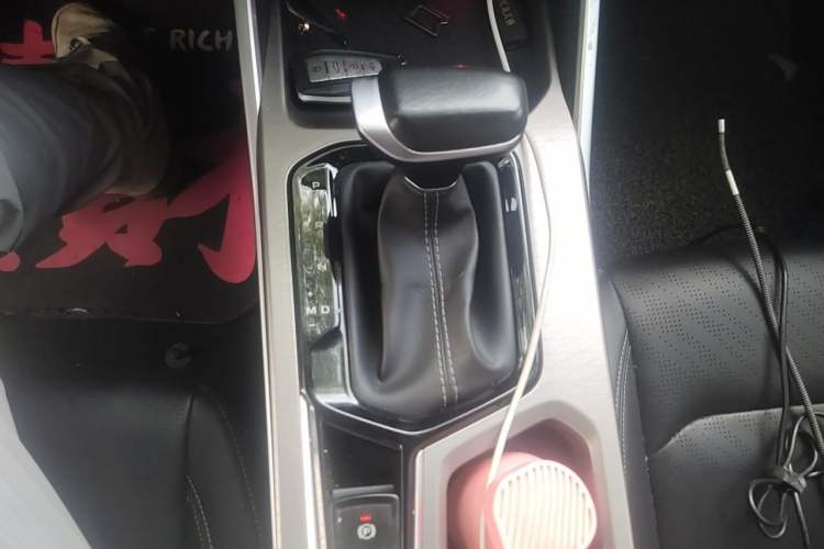 Used Geely Auto Emgrand 2022 4th Generation 1.5L CVT Luxury Model Gear Lever