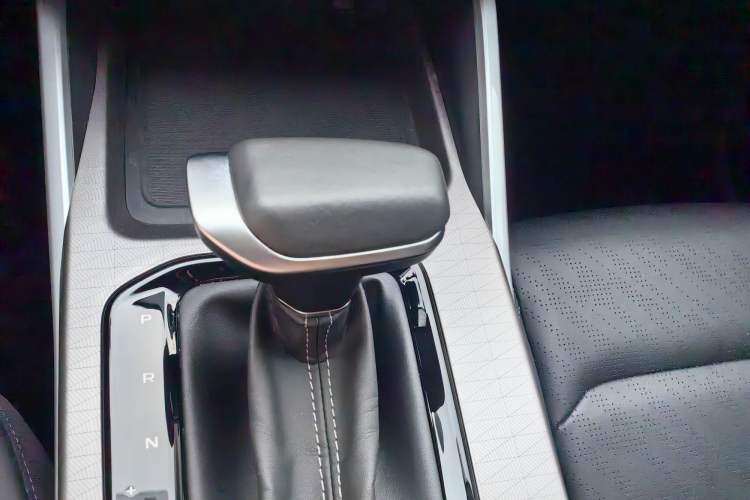 Used Geely Auto Emgrand 2022 4th Generation 1.5L CVT Luxury Model Gear Lever