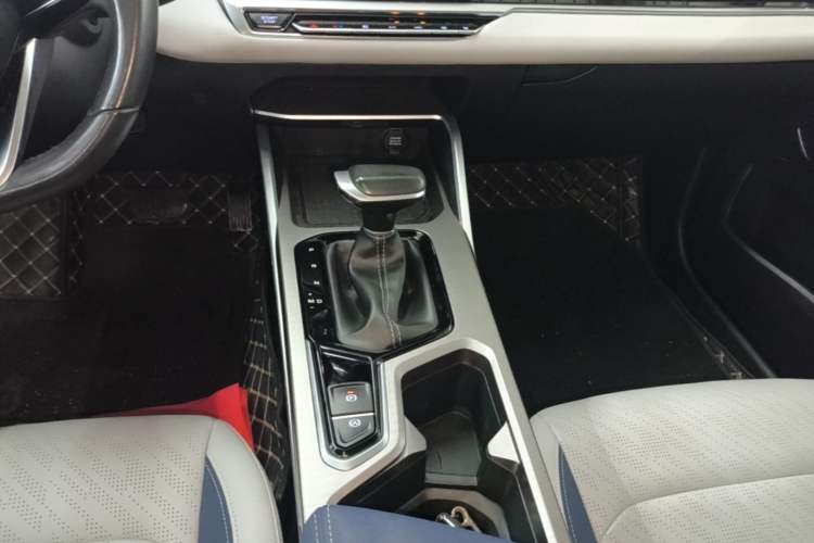 Used Geely Auto Emgrand 2022 4th Generation 1.5L CVT Flagship Model Gear Lever