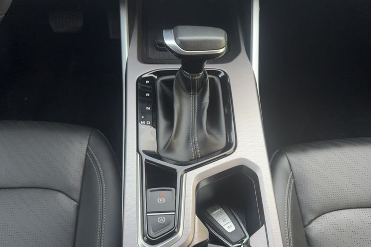 Used Geely Auto Emgrand 2022 4th Generation 1.5L CVT Luxury Model Gear Lever