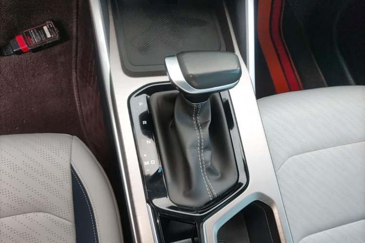 Used Geely Auto Emgrand 2022 4th Generation 1.5L CVT Flagship Model Gear Lever