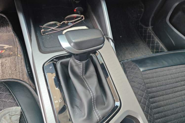 Used Geely Auto Emgrand 2022 4th Generation 1.5L CVT Luxury Model Gear Lever