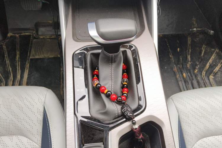 Used Geely Auto Emgrand 2022 4th Generation 1.5L CVT Flagship Model Gear Lever