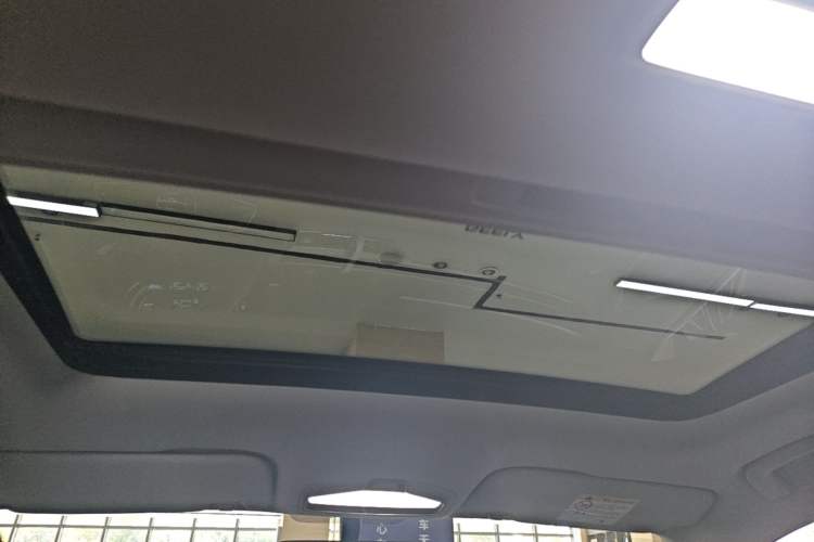 Used Geely Auto Emgrand 2022 4th Generation 1.5L CVT Flagship Model Headliner