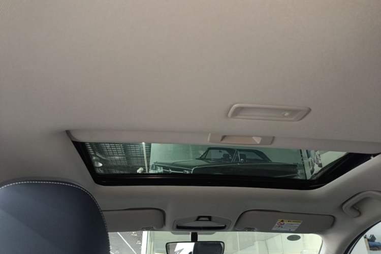 Used Geely Auto Emgrand 2022 4th Generation 1.5L CVT Flagship Model Headliner