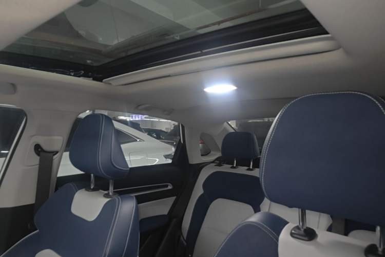 Used Geely Auto Emgrand 2022 4th Generation 1.5L CVT Flagship Model Headliner