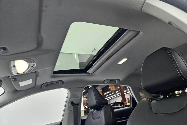 Used Geely Auto Emgrand 2022 4th Generation 1.5L CVT Luxury Model Interior 1