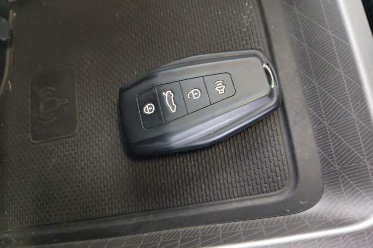 Used Geely Auto Emgrand 2022 4th Generation 1.5L CVT Flagship Model Interior 1