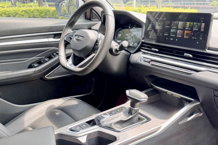 Used Geely Auto Emgrand 2022 4th Generation 1.5L CVT Luxury Model Interior 11