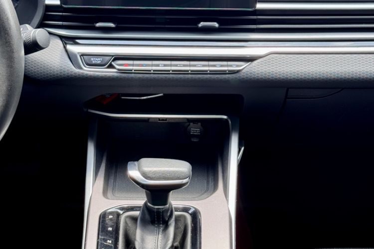 Used Geely Auto Emgrand 2022 4th Generation 1.5L CVT Luxury Model Interior 14