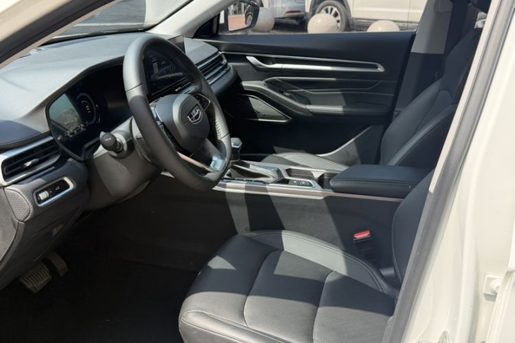 Used Geely Auto Emgrand 2022 4th Generation 1.5L CVT Luxury Model Interior 2