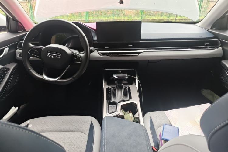 Used Geely Auto Emgrand 2022 4th Generation 1.5L CVT Flagship Model Interior 2