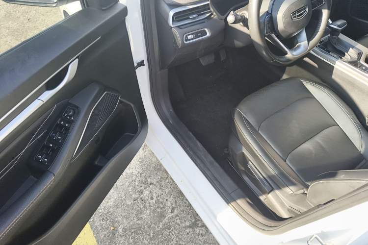 Used Geely Auto Emgrand 2022 4th Generation 1.5L CVT Luxury Model Interior 3