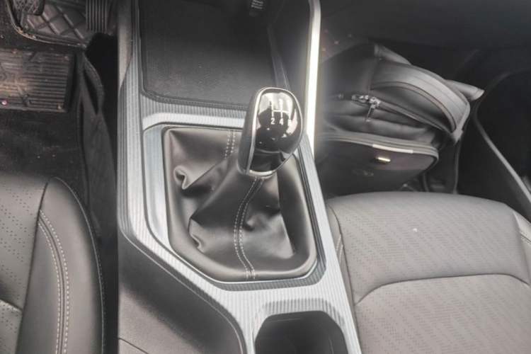 Used Geely Auto Emgrand 2022 4th Generation 1.5L Manual Luxury Model Interior 3