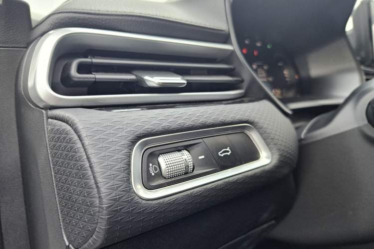Used Geely Auto Emgrand 2022 4th Generation 1.5L CVT Luxury Model Interior 3