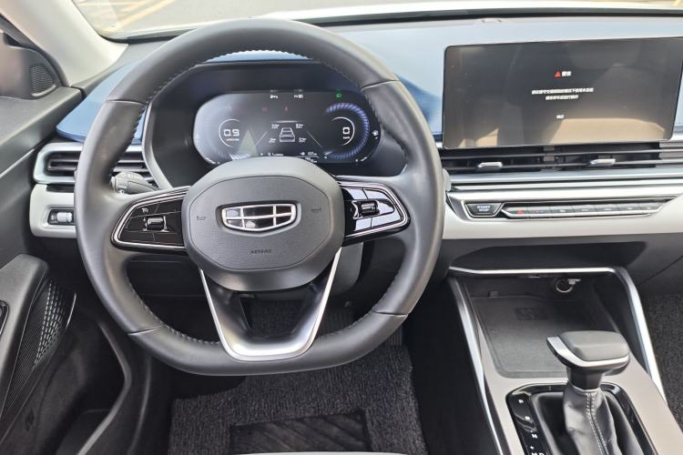 Used Geely Auto Emgrand 2022 4th Generation 1.5L CVT Flagship Model Interior 3