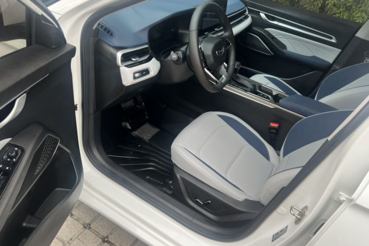 Used Geely Auto Emgrand 2022 4th Generation 1.5L CVT Flagship Model Interior 3