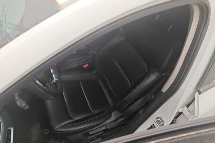 Used Geely Auto Emgrand 2022 4th Generation 1.5L Manual Elite Model Interior 3