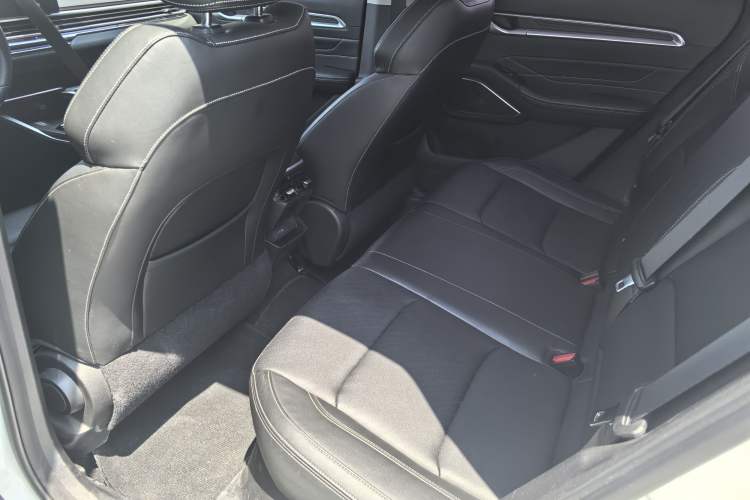 Used Geely Auto Emgrand 2022 4th Generation 1.5L CVT Luxury Model Interior 3