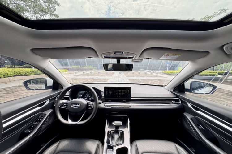 Used Geely Auto Emgrand 2022 4th Generation 1.5L CVT Luxury Model Interior 4