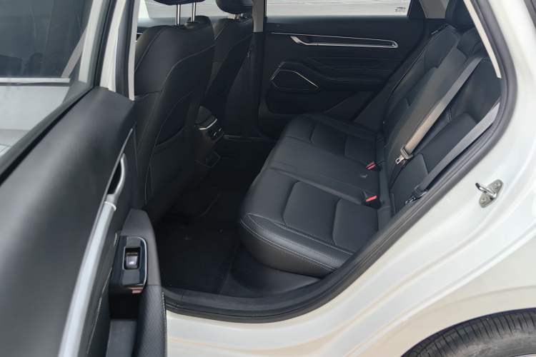 Used Geely Auto Emgrand 2022 4th Generation 1.5L CVT Luxury Model Interior 4