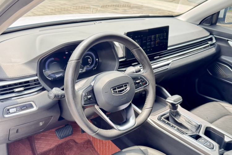 Used Geely Auto Emgrand 2022 4th Generation 1.5L CVT Luxury Model Interior 5