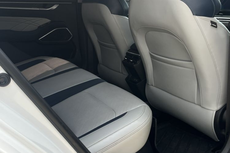 Used Geely Auto Emgrand 2022 4th Generation 1.5L CVT Flagship Model Interior 5