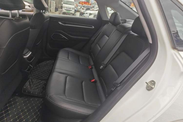 Used Geely Auto Emgrand 2022 4th Generation 1.5L Manual Luxury Model Interior 6