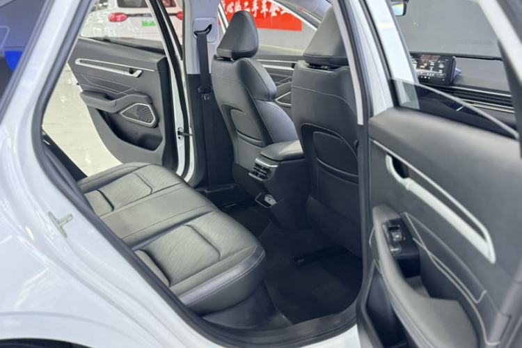 Used Geely Auto Emgrand 2022 4th Generation 1.5L CVT Elite Model Interior 6