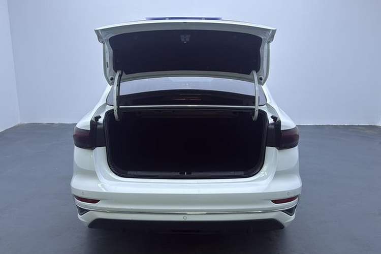Used Geely Auto Emgrand 2022 4th Generation 1.5L CVT Luxury Model Interior 7