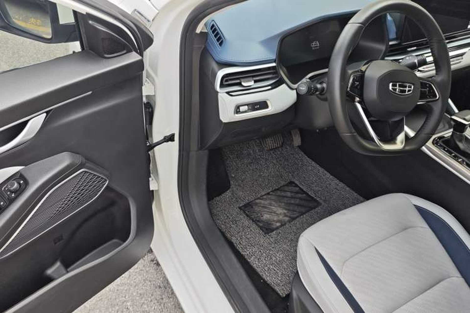 Used Geely Auto Emgrand 2022 4th Generation 1.5L CVT Flagship Model Interior 9