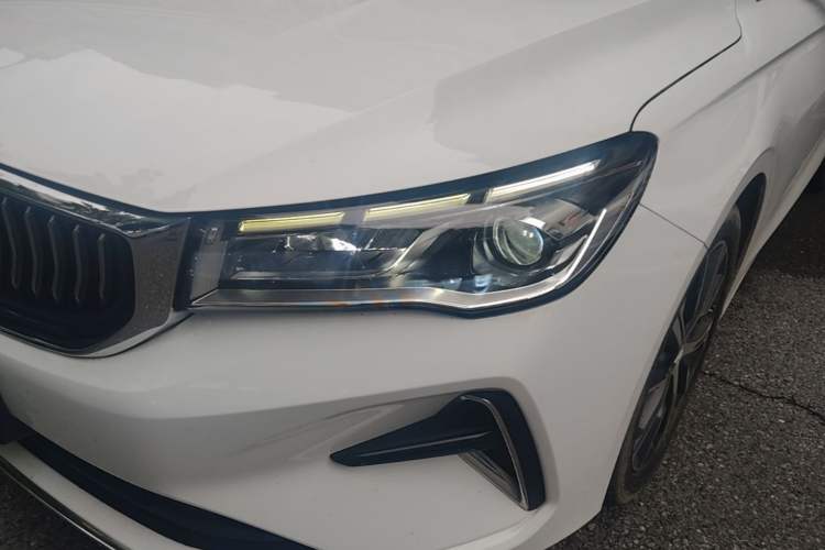 Used Geely Auto Emgrand 2022 4th Generation 1.5L CVT Flagship Model Left Front Headlight