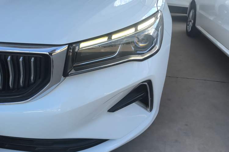 Used Geely Auto Emgrand 2022 4th Generation 1.5L Manual Elite Model Left Front Headlight