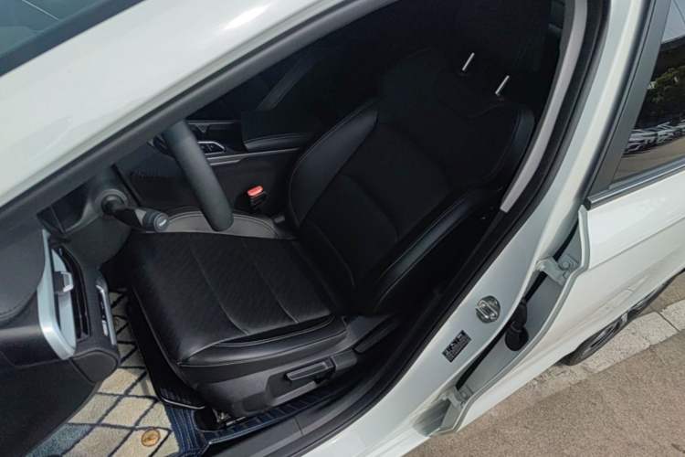 Used Geely Auto Emgrand 2022 4th Generation 1.5L CVT Luxury Model Left Front Seat