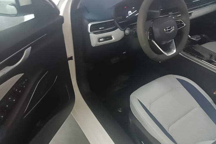Used Geely Auto Emgrand 2022 4th Generation 1.5L CVT Flagship Model Left Front Seat