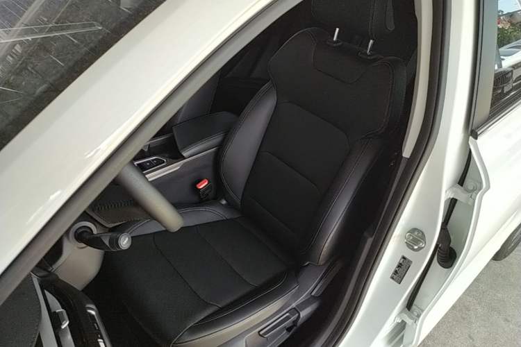 Used Geely Auto Emgrand 2022 4th Generation 1.5L CVT Luxury Model Left Front Seat