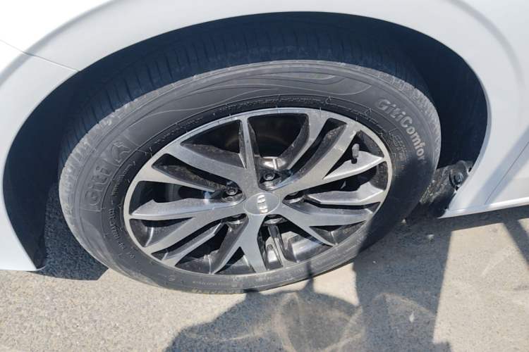 Used Geely Auto Emgrand 2022 4th Generation 1.5L CVT Elite Model Left Front Wheel Hub