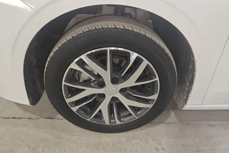 Used Geely Auto Emgrand 2022 4th Generation 1.5L Manual Elite Model Left Front Wheel Hub
