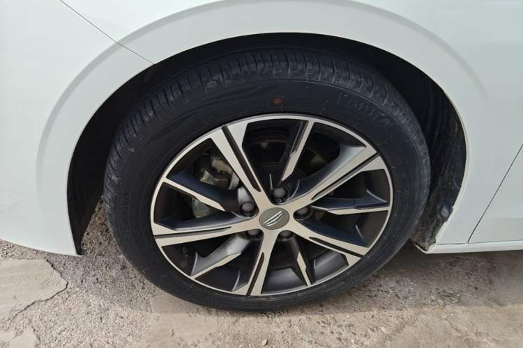 Used Geely Auto Emgrand 2022 4th Generation 1.5L CVT Luxury Model Left Front Wheel Hub