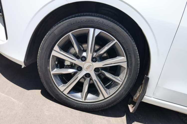 Used Geely Auto Emgrand 2022 4th Generation 1.5L CVT Luxury Model Left Front Wheel Hub
