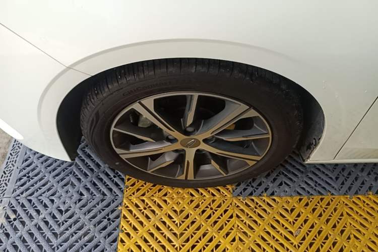 Used Geely Auto Emgrand 2022 4th Generation 1.5L CVT Luxury Model Left Front Wheel Hub