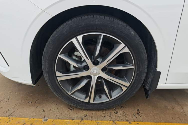 Used Geely Auto Emgrand 2022 4th Generation 1.5L CVT Luxury Model Left Front Wheel Hub