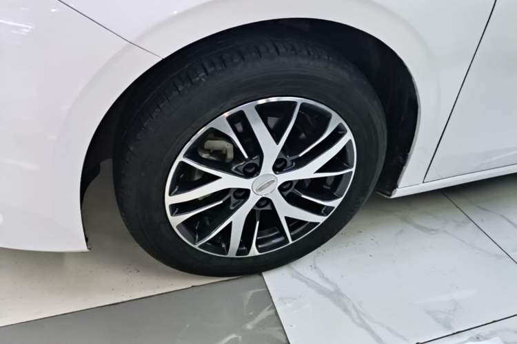 Used Geely Auto Emgrand 2022 4th Generation 1.5L CVT Elite Model Left Front Wheel Hub