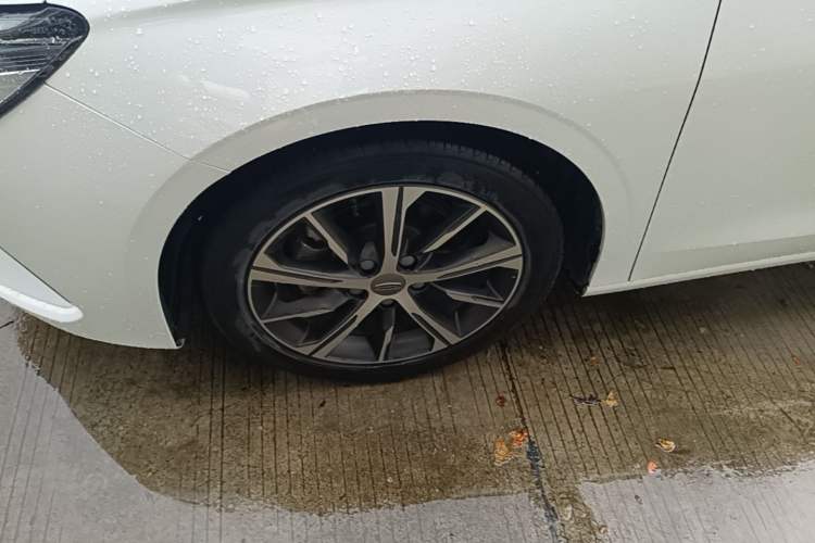 Used Geely Auto Emgrand 2022 4th Generation 1.5L CVT Luxury Model Left Front Wheel Hub