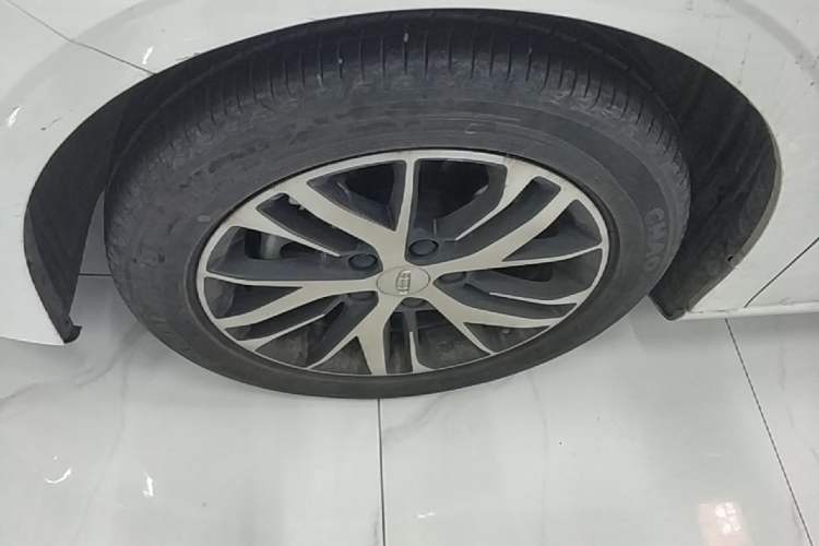 Used Geely Auto Emgrand 2022 4th Generation 1.5L Manual Elite Model Left Front Wheel Hub