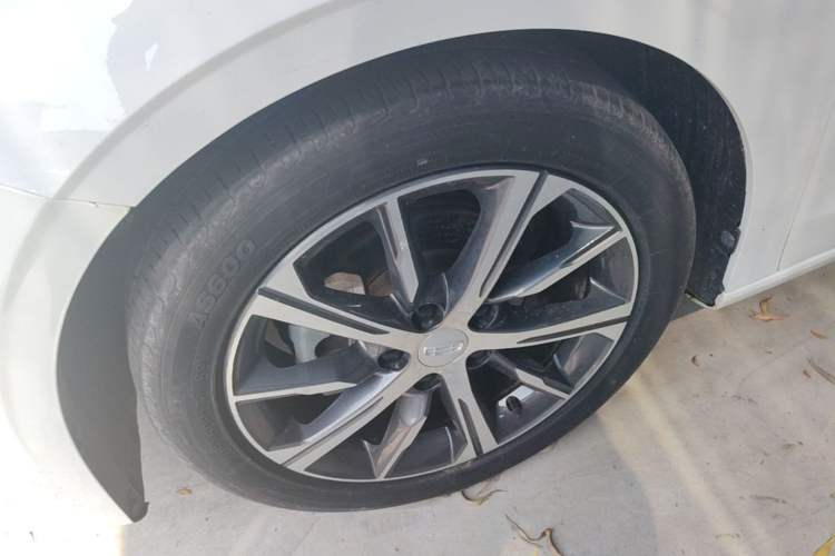 Used Geely Auto Emgrand 2022 4th Generation 1.5L CVT Luxury Model Left Front Wheel Hub