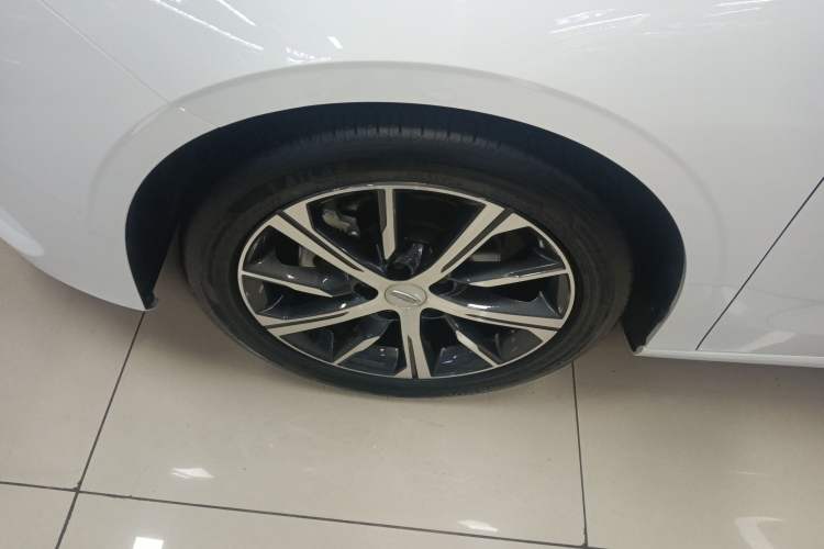 Used Geely Auto Emgrand 2022 4th Generation 1.5L CVT Luxury Model Left Front Wheel Hub