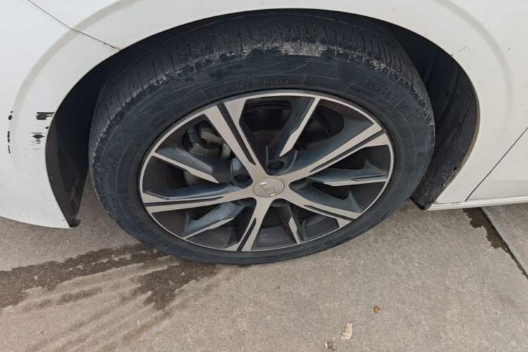 Used Geely Auto Emgrand 2022 4th Generation 1.5L CVT Luxury Model Left Front Wheel Hub